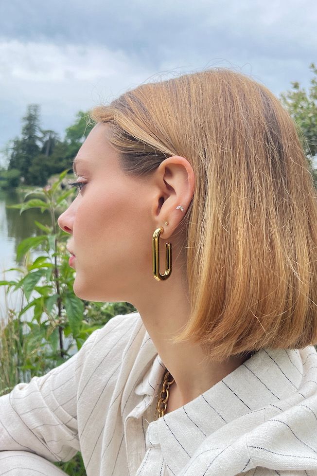Boucles d’oreilles Élise – Finition dorée sculpturale en acier inoxydable