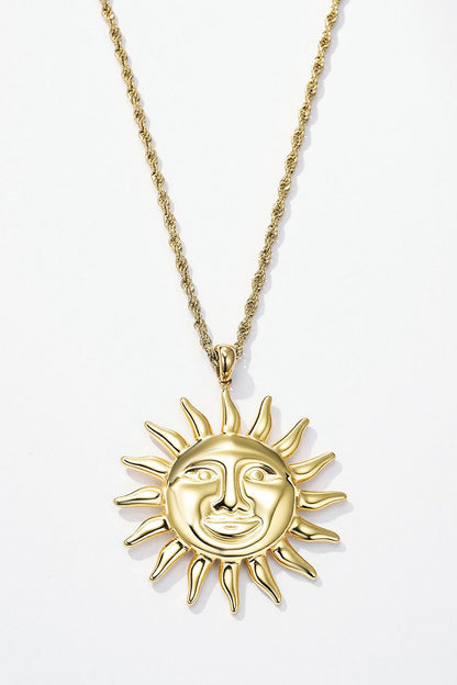 Collier Soléa – Pendentif soleil doré sur chaîne torsadée