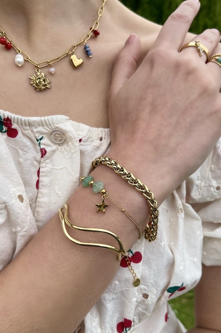 Bracelet Ondine – Jonc doré ondulé en acier inoxydable