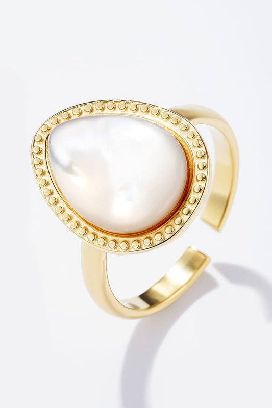 Bague Flavie – Élégance nacrée en acier doré
