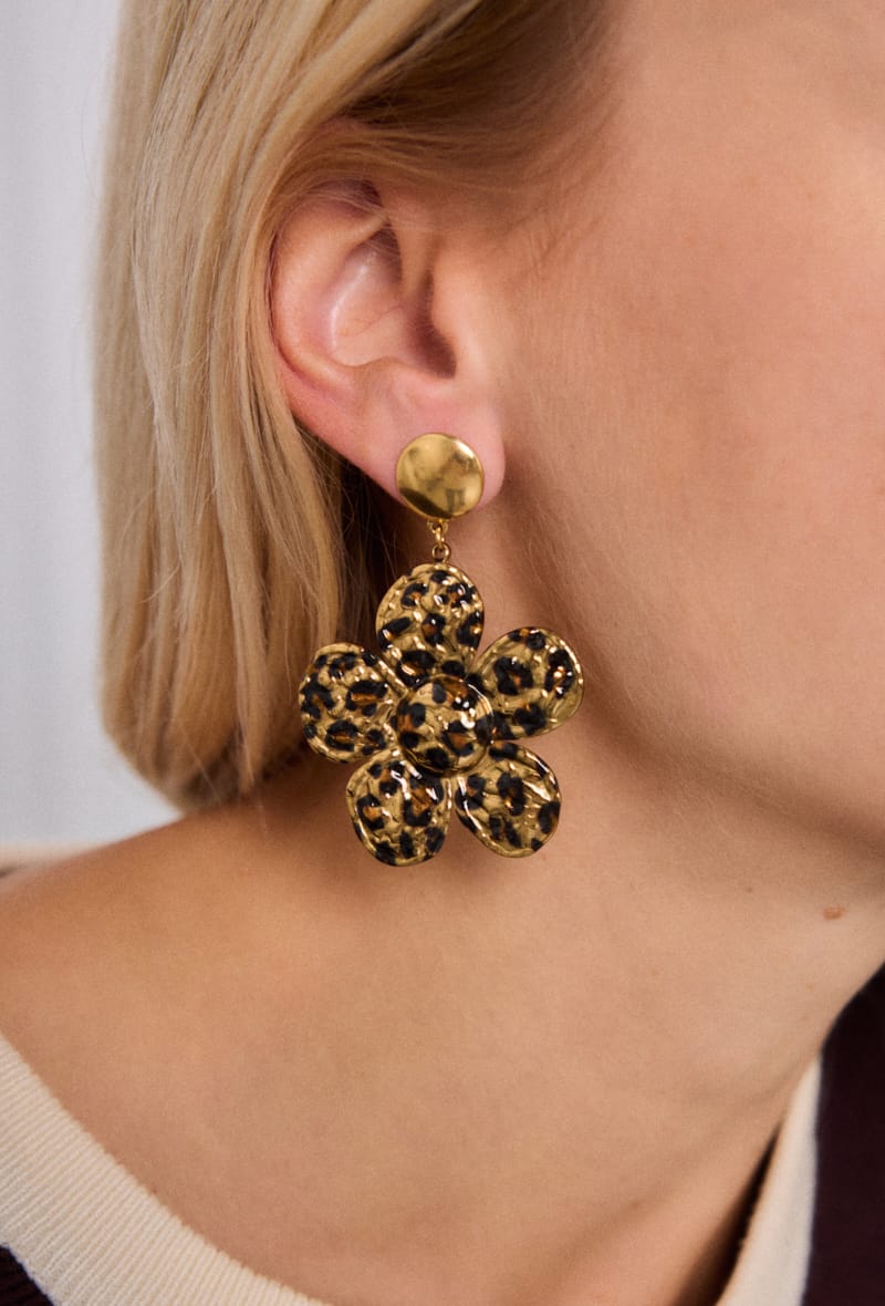 Boucles d’Oreilles Hermance – Fleur Dorée Léopard Acier Inoxydable