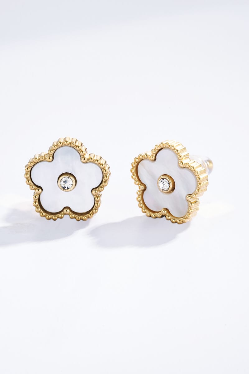 Boucles d’Oreilles Fleur Nacre Dorée – Philomène